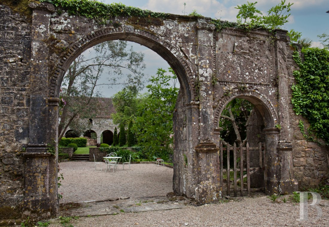A chateau embodying a range of centuries in the Cotentin, to the south of Valognes - photo  n°28